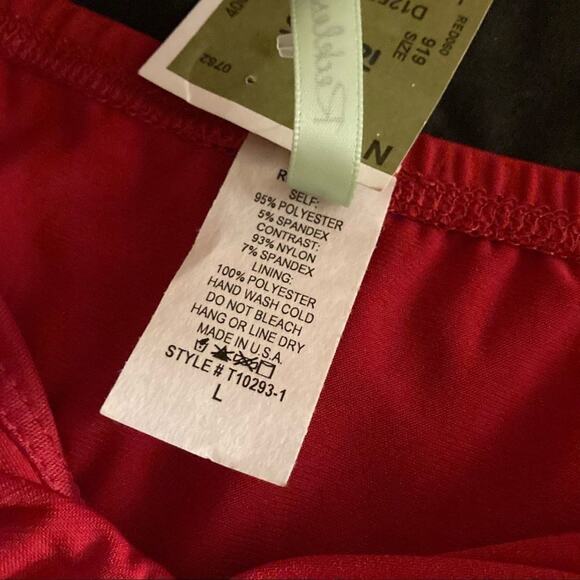 Red crop top mesh sleeves - Picture 5 of 6